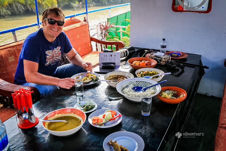 Sheyne Walsh from Australia enjoying his lunch at Sundarbans