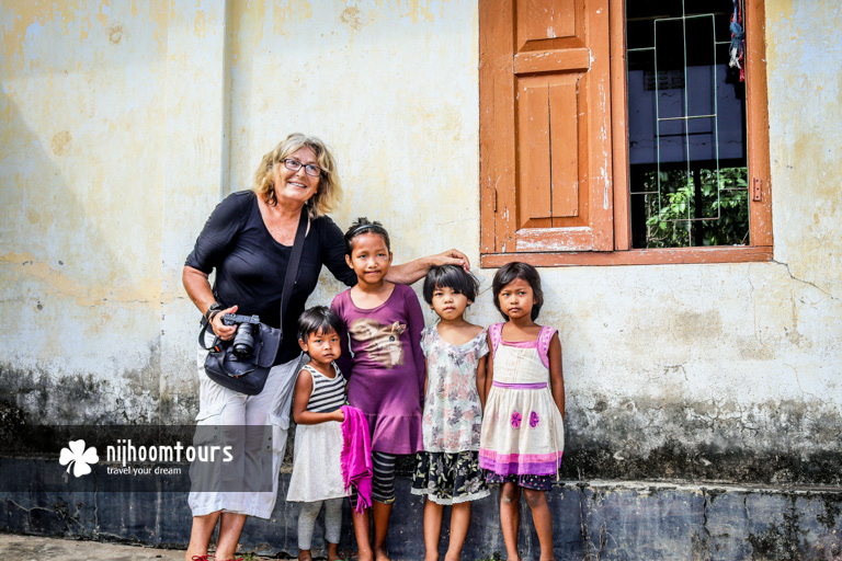 Eliane Thweatt with children in Bangladesh