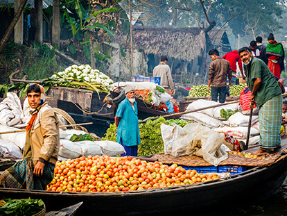 Photo of a floating vegetable market on Barisal Tour in Bangladesh